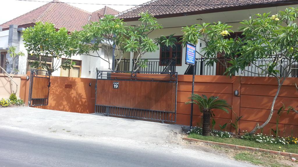 Dstay Kost Bali Jimbaran Exteriör bild