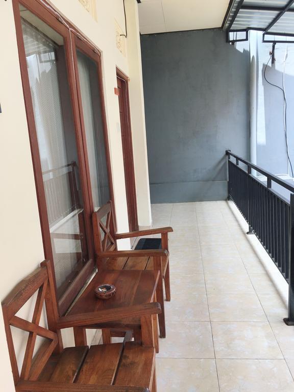 Dstay Kost Bali Jimbaran Exteriör bild
